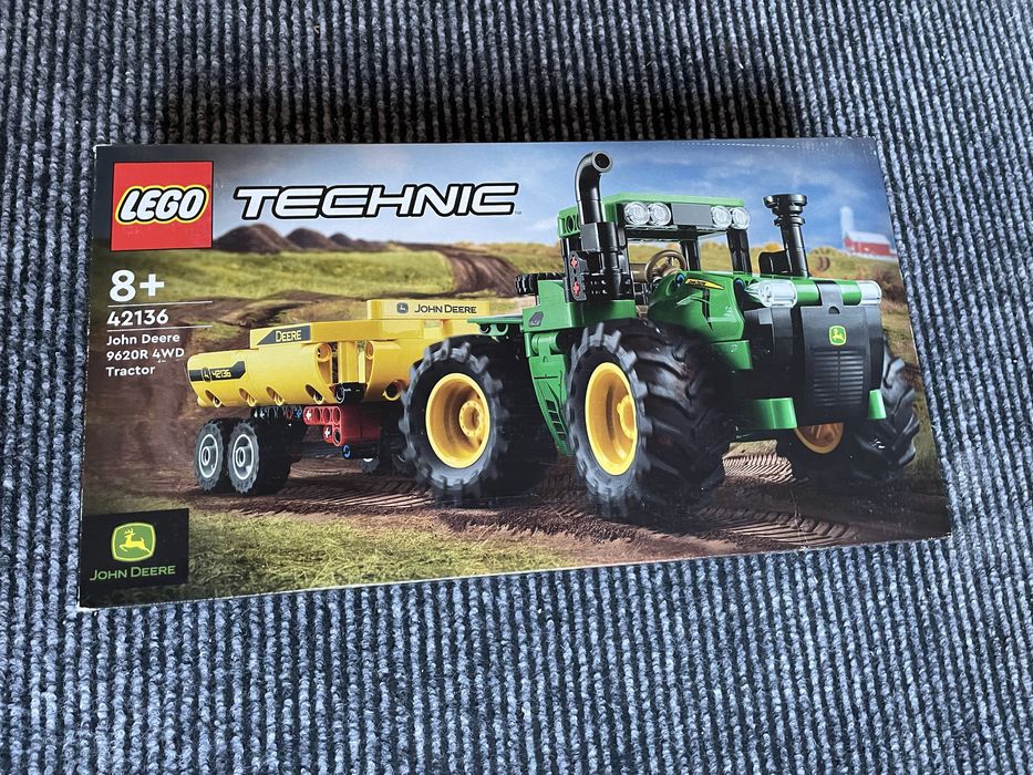 LEGO 42136 Technic Traktor John Deere 9620R 4WD