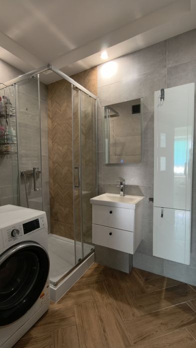 Do wynajęcia Mieszkanie 49,5m2 ,punktowiec 1 piętro 2 pokoje os. Okrzei centrum piwnica światłowód