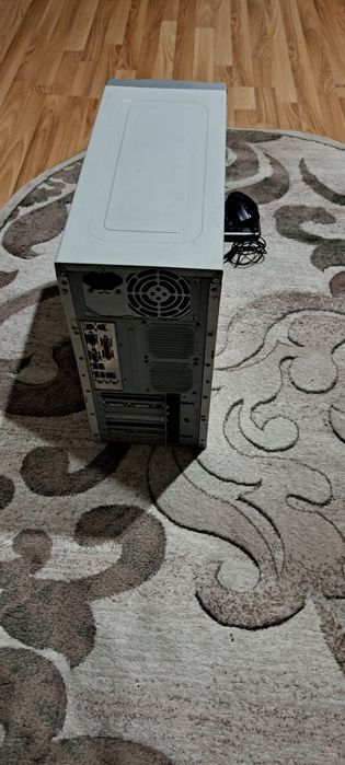 ПК для роботи та ігор.