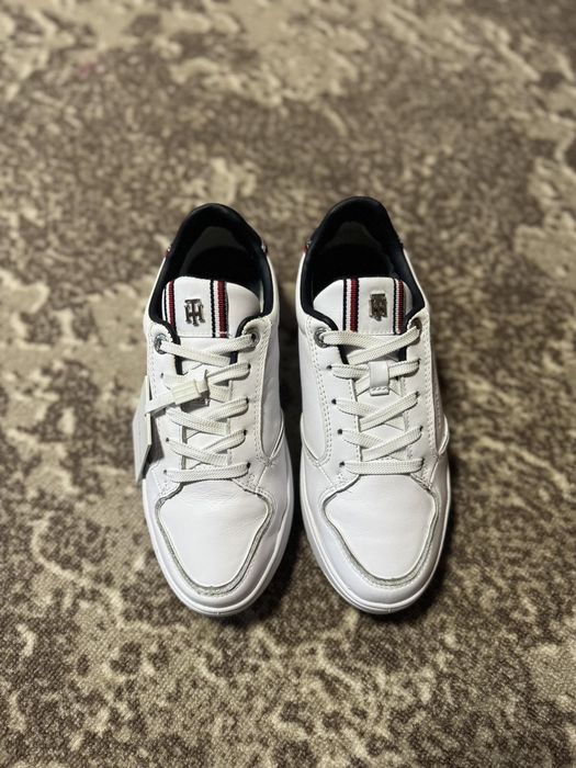 Шкіряні жіночі кросівки Tommy Hilfiger