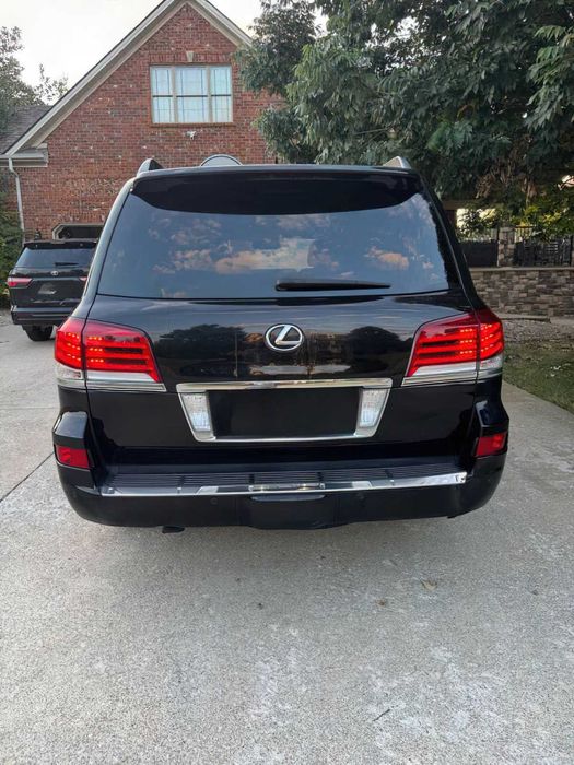 Lexus LX 570      2015