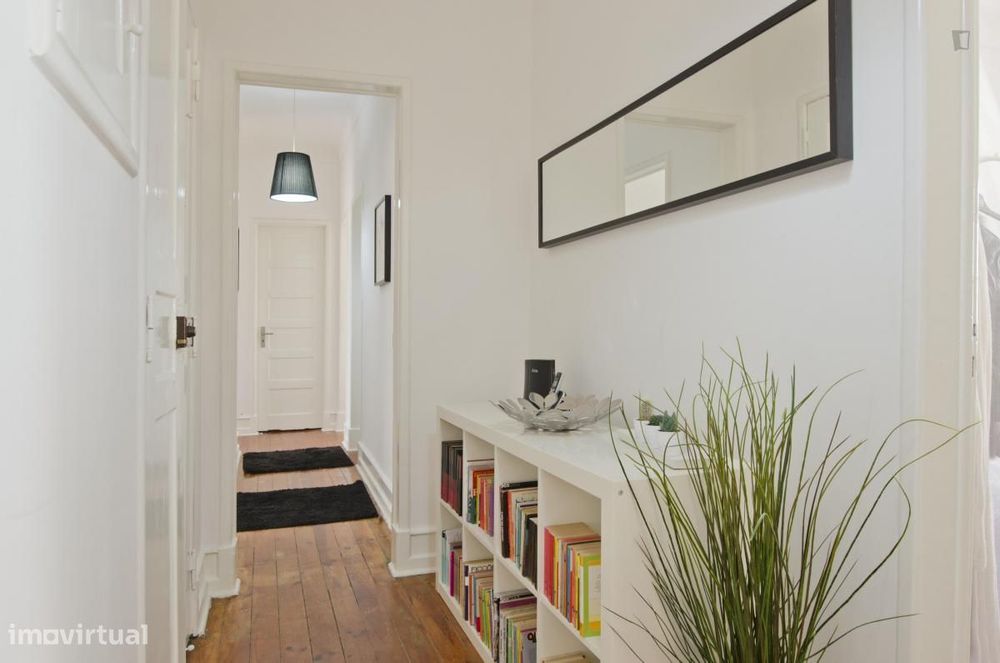 Quarto - localizado em Alameda Lisbon