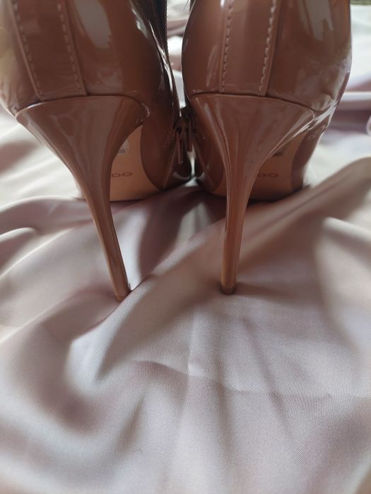 Акція 1+1=3, Ботильйони лакові , чобітки американські Aldo