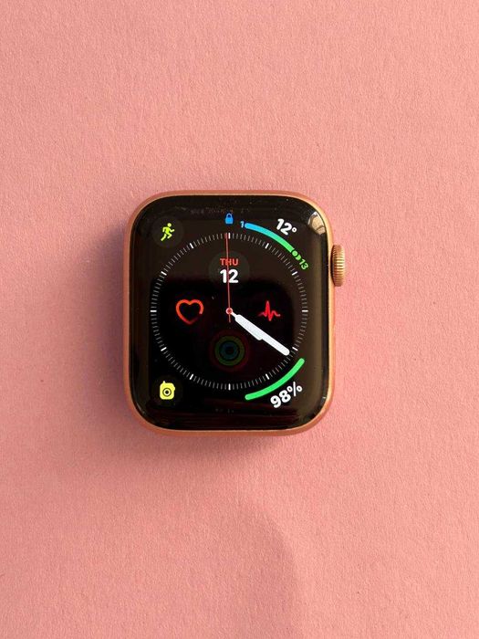 Apple Watch Series 5 44mm Gold Aluminum Case