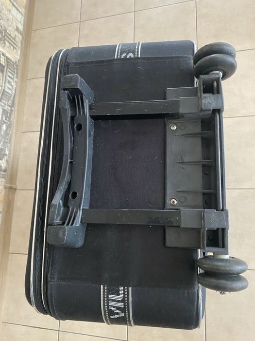 Продам валізу в гарному стані