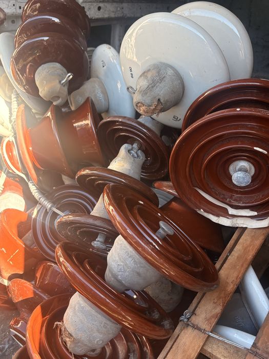 Isoladores Eletricos em Porcelana