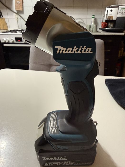 Ліхтар Makita DML 802 оригінал , стан новий