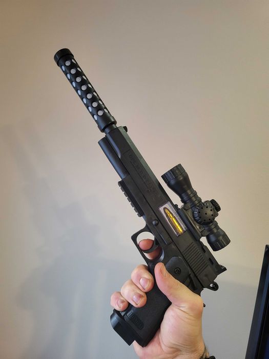 Pistolet broń led na baterie