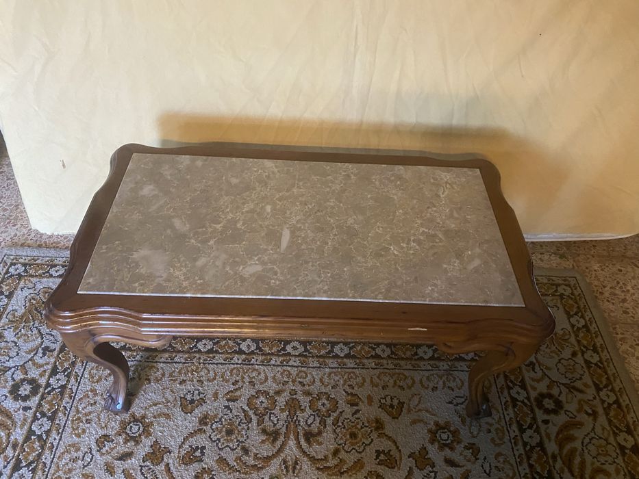 Mesa de centro com pedra marmore