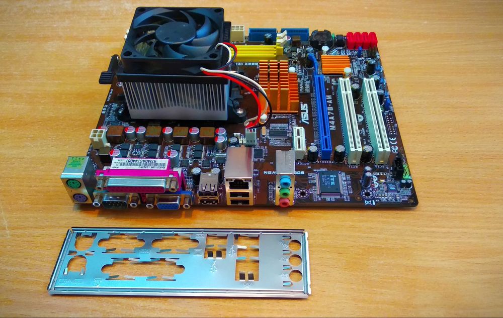 Материнська плата sAM3 Asus M4A78-AM + процесор + охолодження