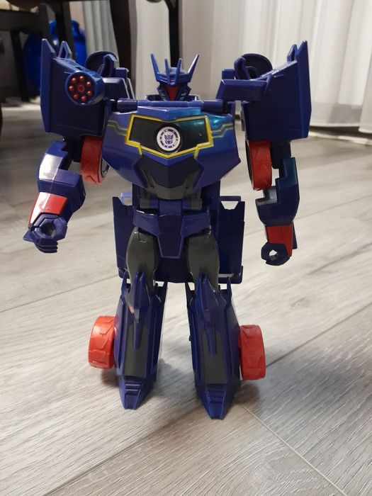 Трансформер SOUNDWAVE