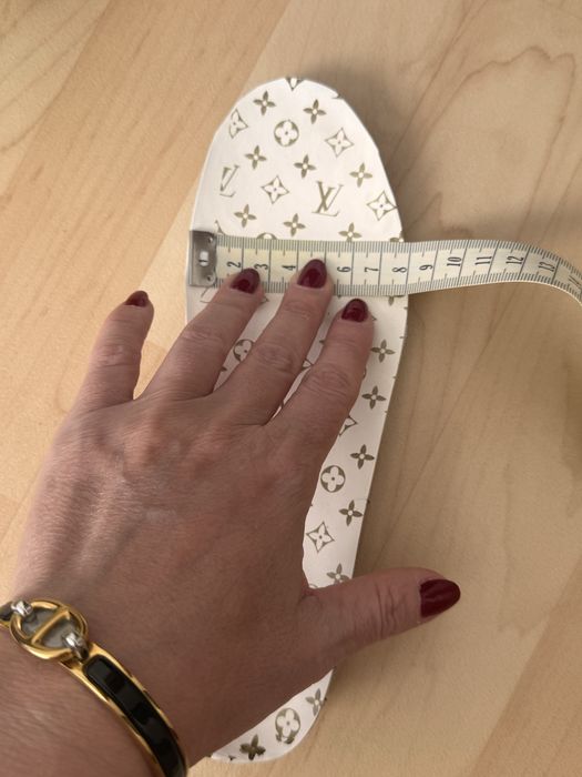 Кеды прозорі,  LV