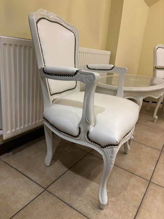 sypialnia w stylu ludwikowskim