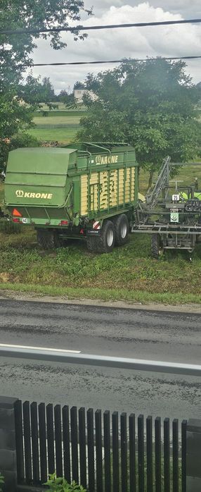 Przyczepa samozbierająca Krone