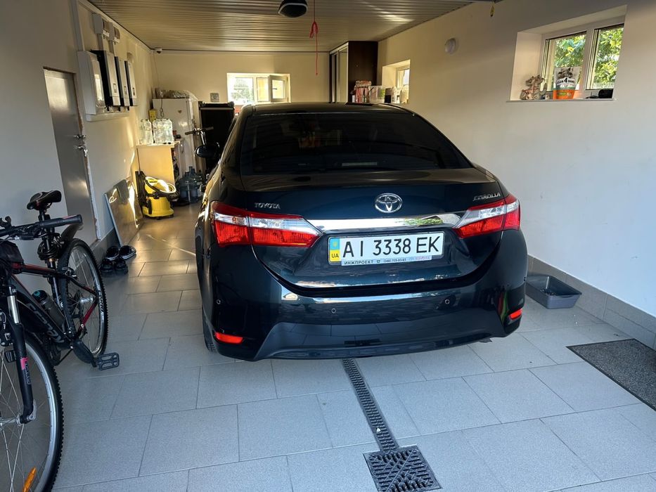 Toyota corolla 2014 року 1,3 бенз/газ
