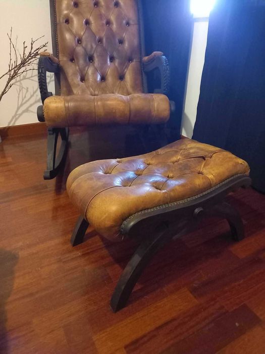 Cadeira de baloiço com banqueta