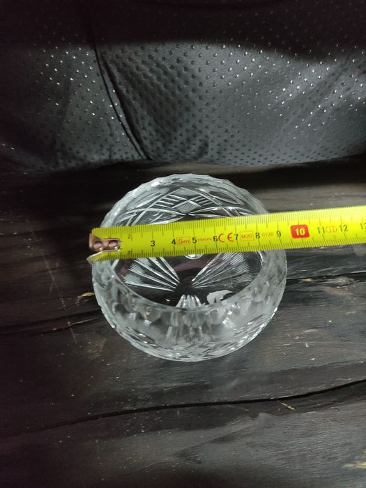 Kryształowa miseczka na nóżkach