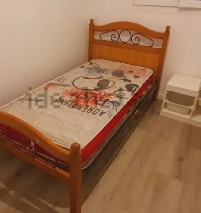 Cama solteiro com colchão novo