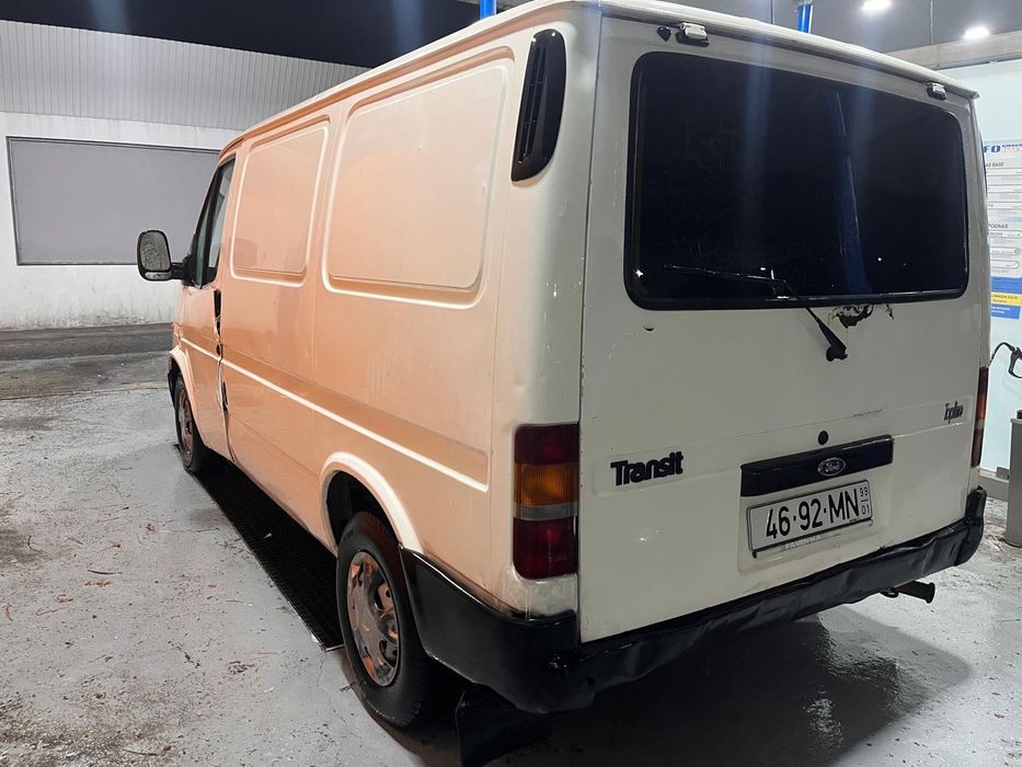 Ford transit pronta a andar
