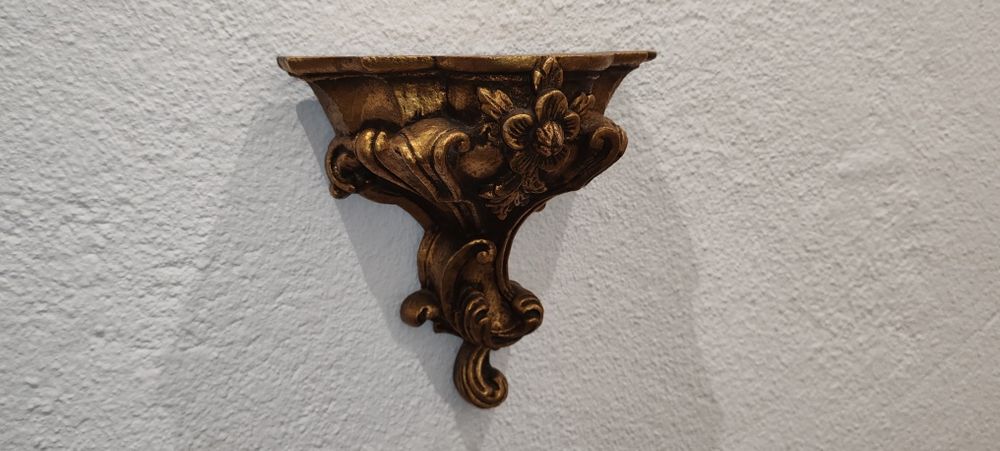 6 pianhas em talha dourada