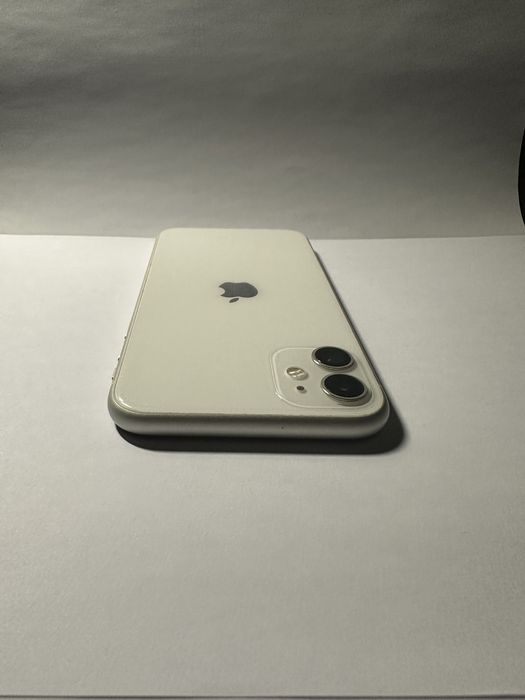 iPhone 11 64GB Branco