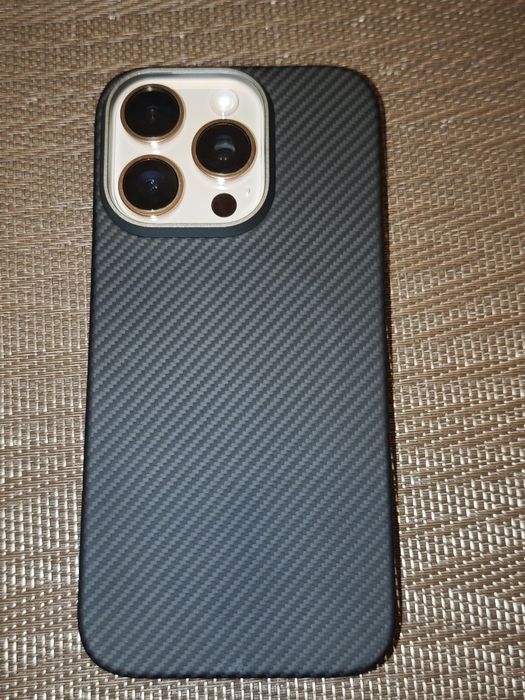 Чехол в коробке на iPhone 16 pro max carbon ultra slim black 600d,1500