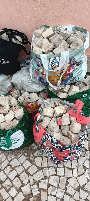 Pedra de calçamento ou pedra portuguesa 6 sacos