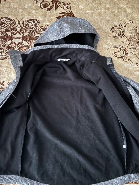 Продам термо куртку H&M