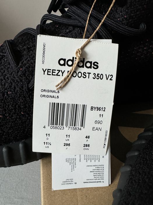 Adidas Yeezy boost 350 V2 Red stripe