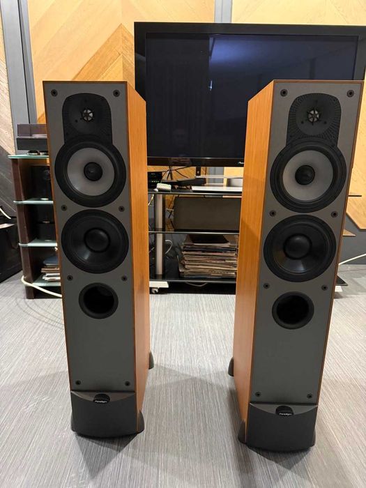 Акустическая система . Paradigm ,monitor 7,   Канада