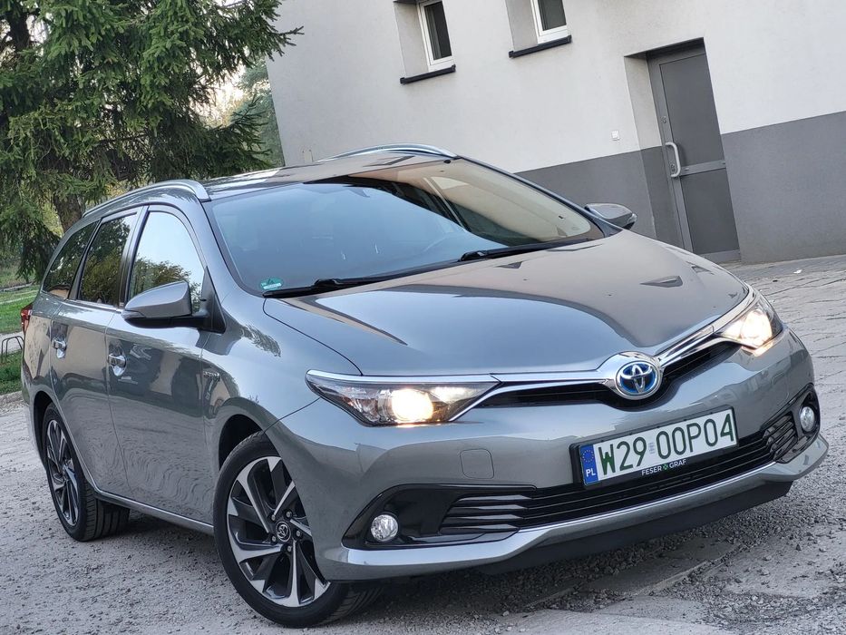 Toyota Auris 1.8 Hybryda Edition S  Kamera Navi  Grzane Fotele z Niemic
