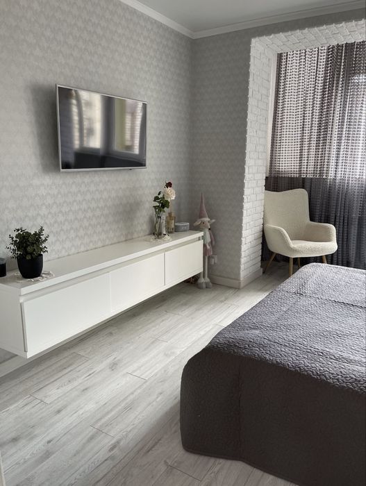 Квартира . З-ох кімнатна.