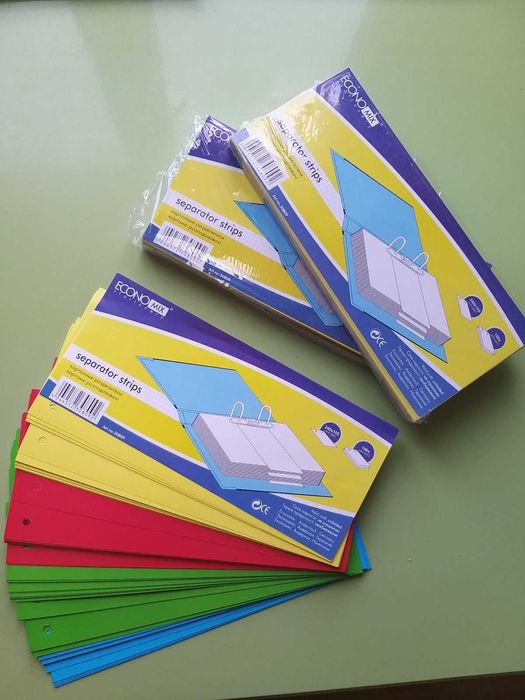 Папка-скоросшиватель пластиковая с перфорацией Индекс-разделители