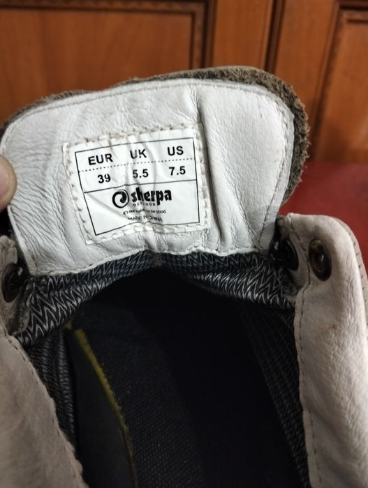 Взуття трекінгове Sherpa.