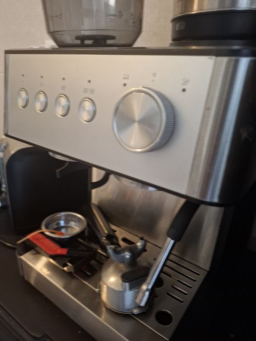 Maquina de café  com moinho de grãos