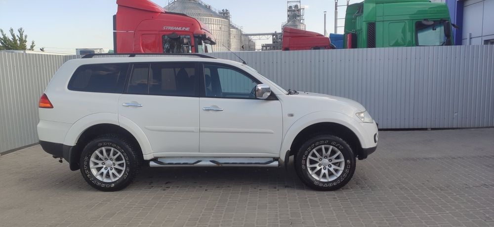 Mitsubishi Pajero Sport II