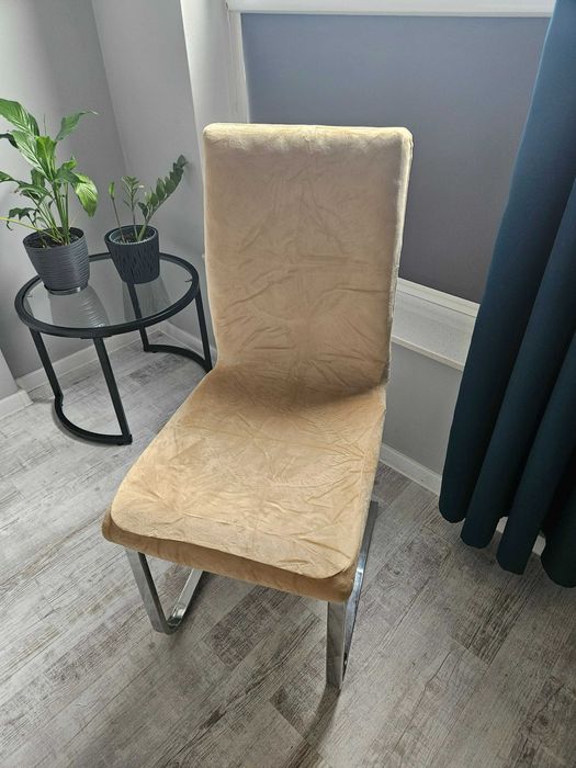 Pokrowce na krzesła miękkie welurowe beżowe 4 sztuki komplet