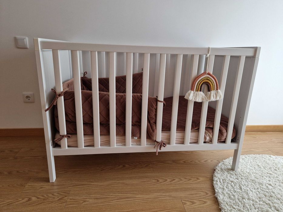 Cama bébé e colchão