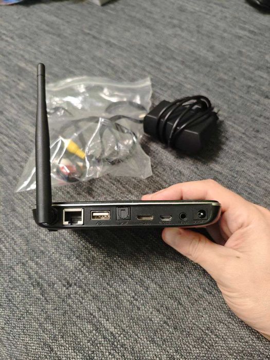 Продам приставку Smart TV Alfacore Pro