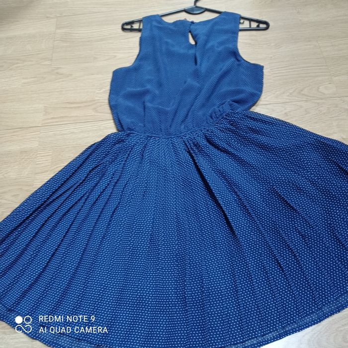 Sukienka granatowa w kropki XS/36 plisowana pin up.