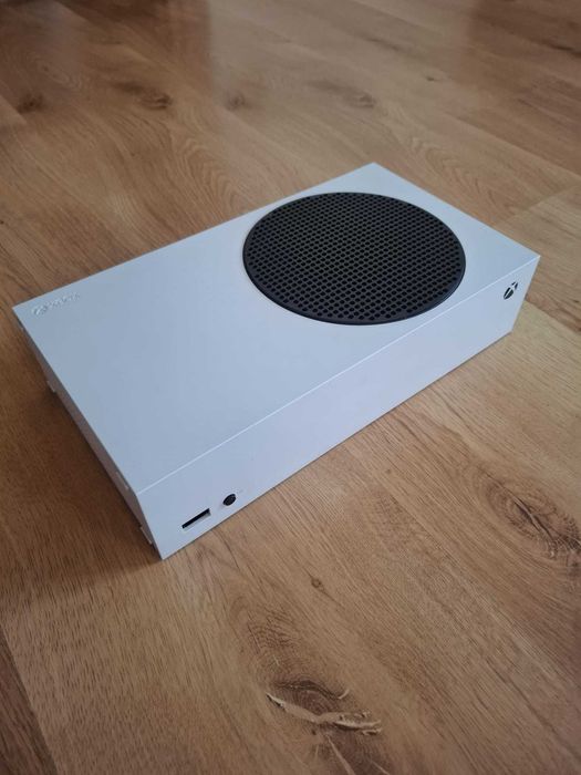 Xbox Series s 2 Pady stan idealny