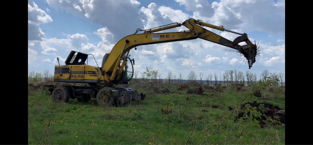Екскаватор "Твэкс" ЕК-18