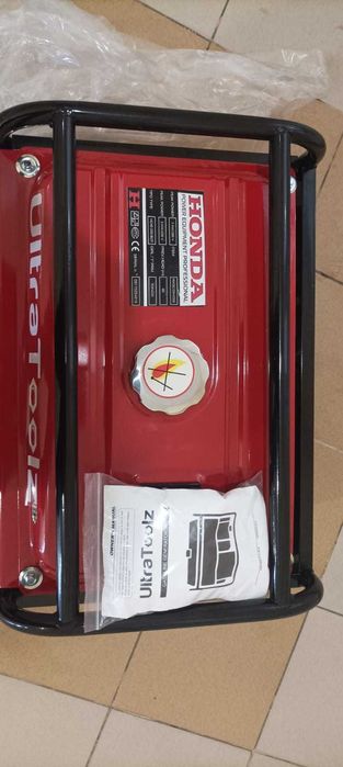 Бензиновий генератор Honda ECMT 7000 до 6 кВ трьохфазний • Новий