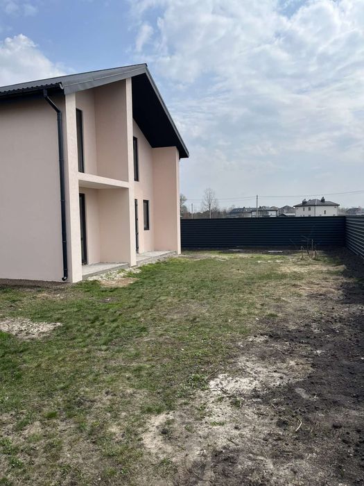 Будинок  в  Погребах 126кв.м  з земельною ділянкою  5,45сот