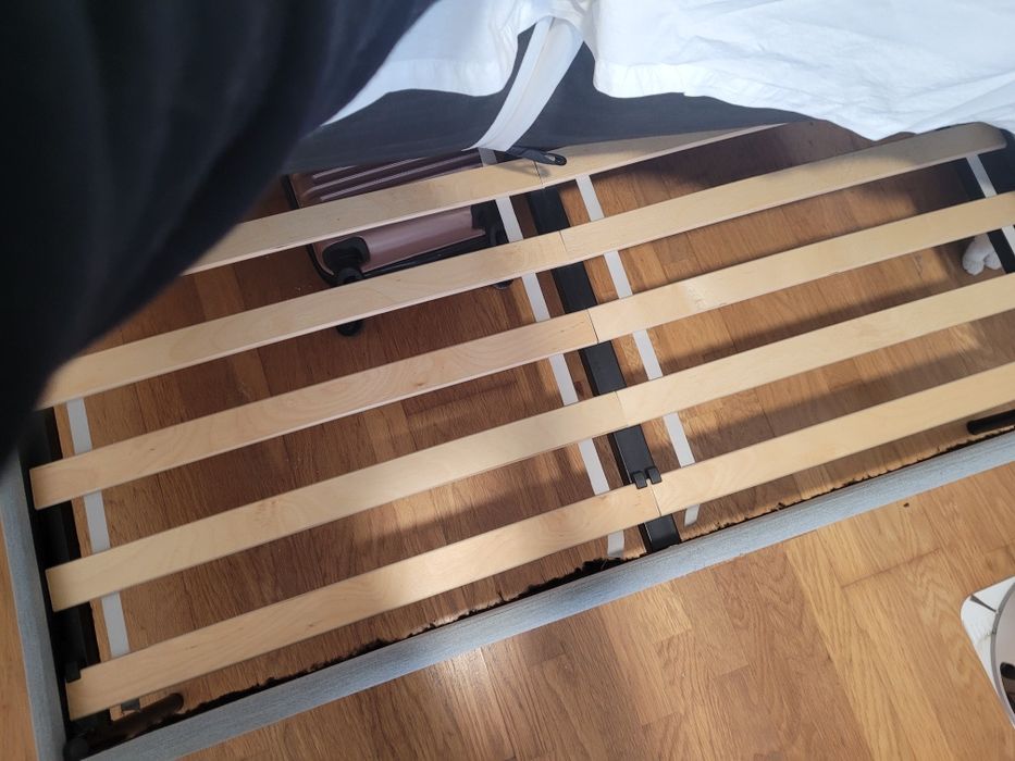 Cama de Casal Ikea