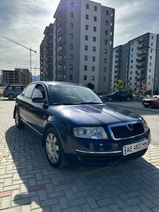 Машина Skoda Superb