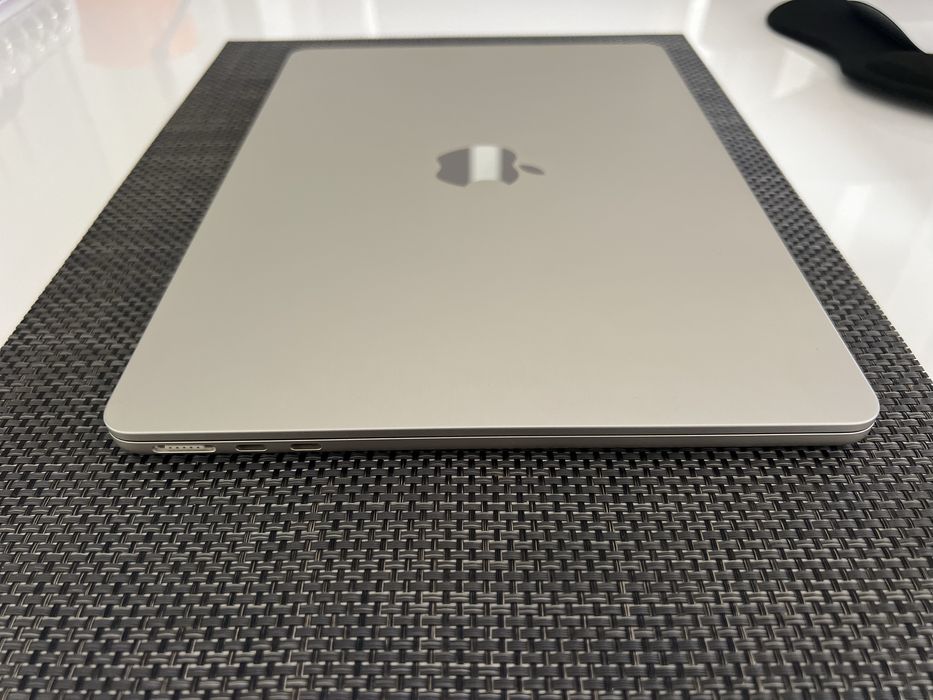 MacBook Air 13” M4 - 16 GB RAM / 256 GB SSD - Como Novo/Garantia