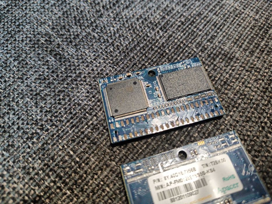 Moduł Apacer IDE Flash o numerze części 8Y.40D16.7256B