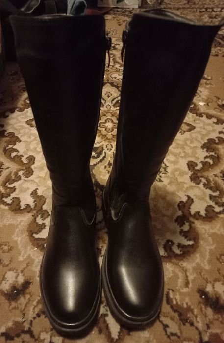 Дитяче взуття -чобітки