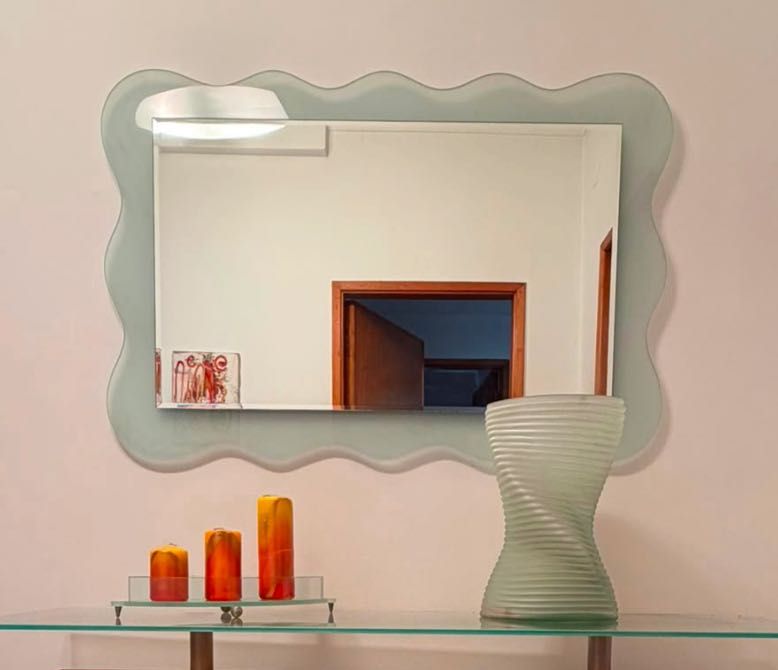 Conjunto Decorativo de Entrada – Consola, Espelho e Ornamentos em Vidro